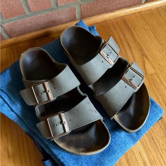 Birkenstock Taupe Arizona Sandals rose gold buckle - Picture 2 of 5